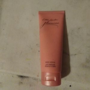 Esteé Lauder body lotion